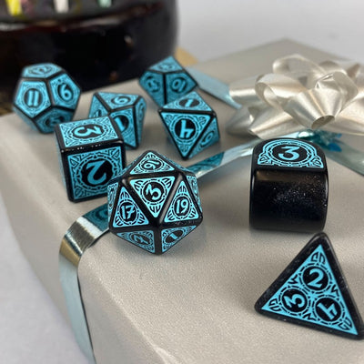 Q WORKSHOP 20 years: Viking Dice Set (Q-Workshop) (S20Y02)