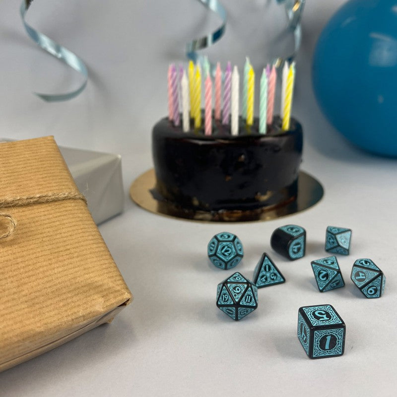 Q WORKSHOP 20 years: Viking Dice Set (Q-Workshop) (S20Y02)