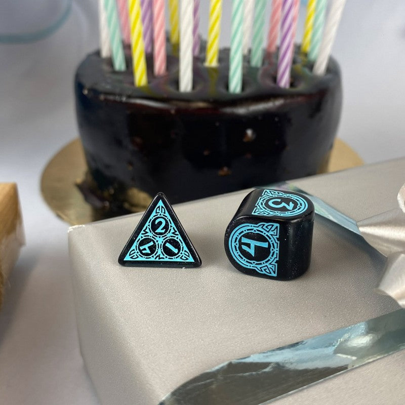 Q WORKSHOP 20 years: Viking Dice Set (Q-Workshop) (S20Y02)