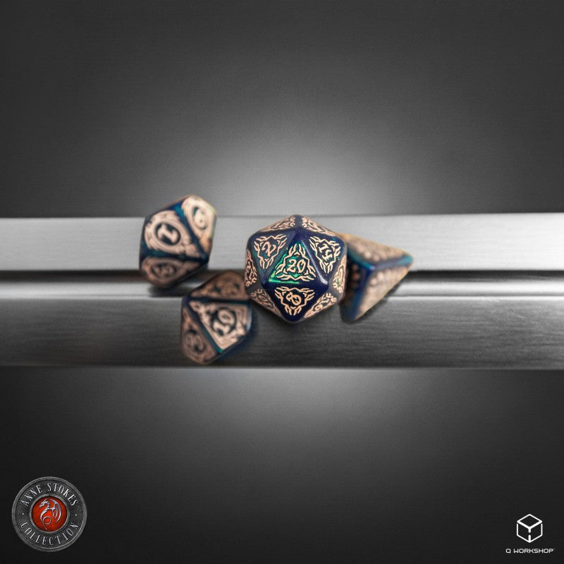 Tribal Dice Set: Blue-green & Beige (Q-Workshop) (STRB02)