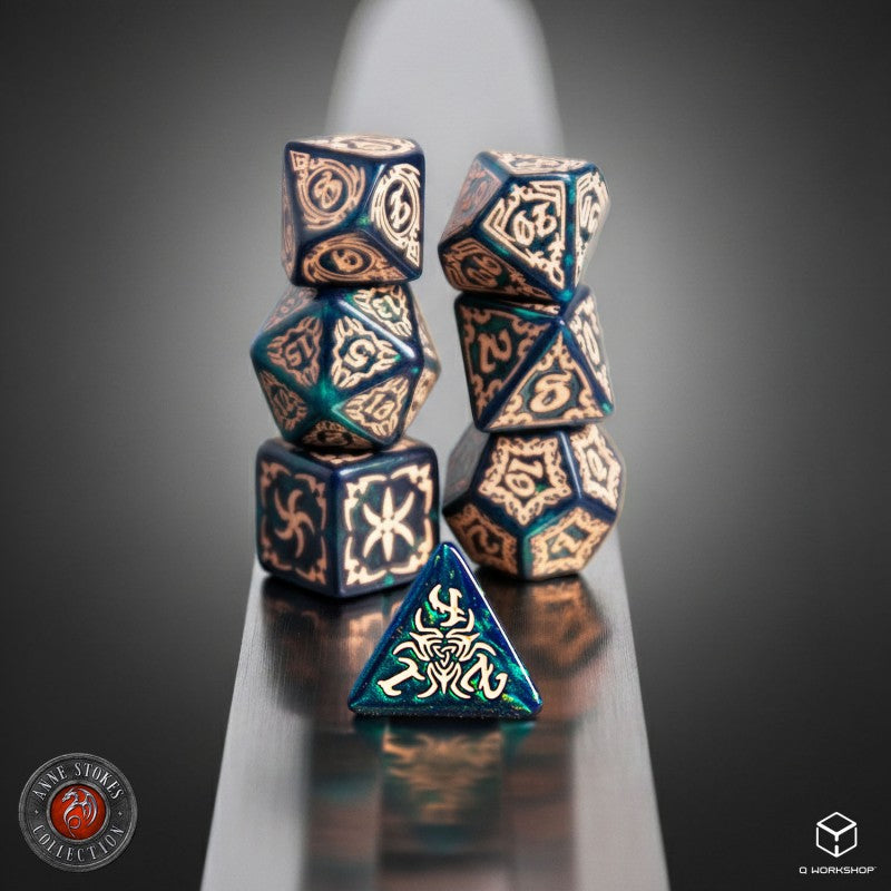 Tribal Dice Set: Blue-green & Beige (Q-Workshop) (STRB02)