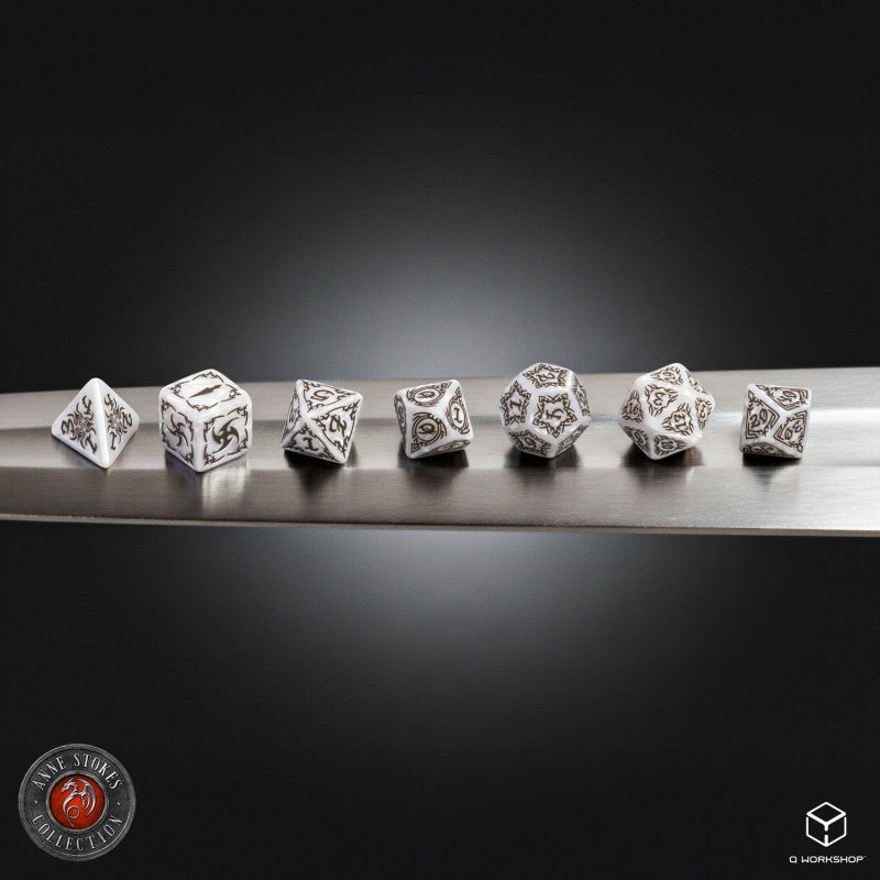 Tribal Dice Set: Pearl & Brown (Q-Workshop) (STRB01)