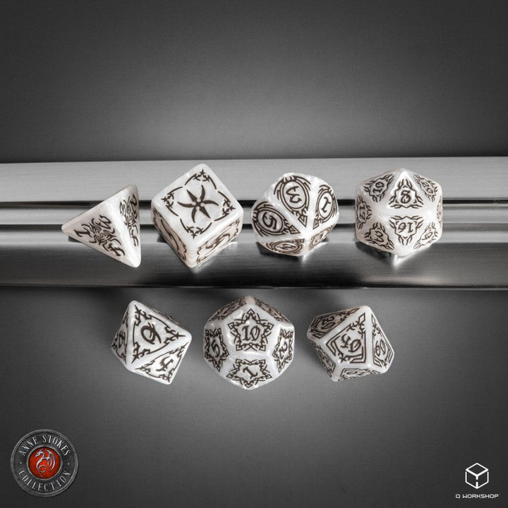 Tribal Dice Set: Pearl & Brown (Q-Workshop) (STRB01)