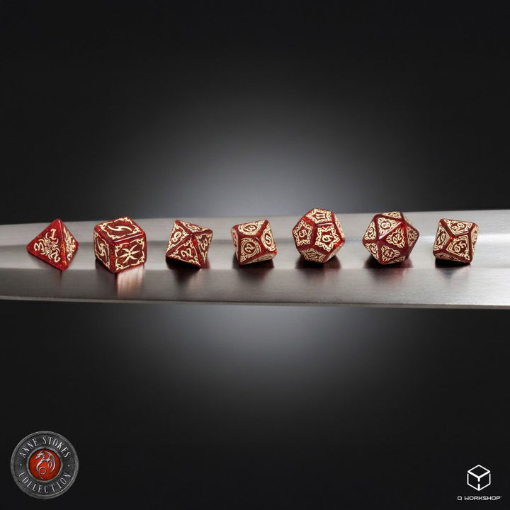 Tribal Dice Set: Shimmering red & Beige (Q-Workshop) (STRB03)