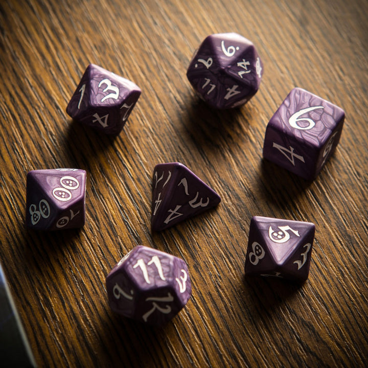 Classic RPG Lavender & white Dice Set (7) (Q-Workshop) (SCLE07)
