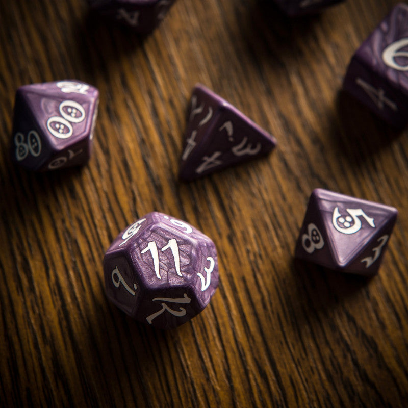 Classic RPG Lavender & white Dice Set (7) (Q-Workshop) (SCLE07)