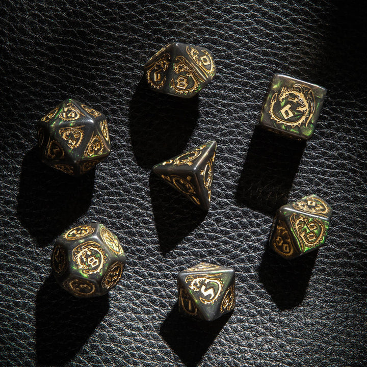 Dragons Dice Set: Nephrite (7) (Q-Workshop) (SDRA06)