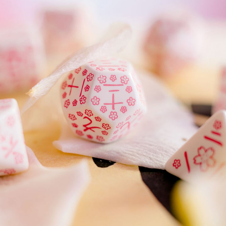 Japanese Dice Set - Cherry Blossom Petals (Q-Workshop) (SKAN3Y)