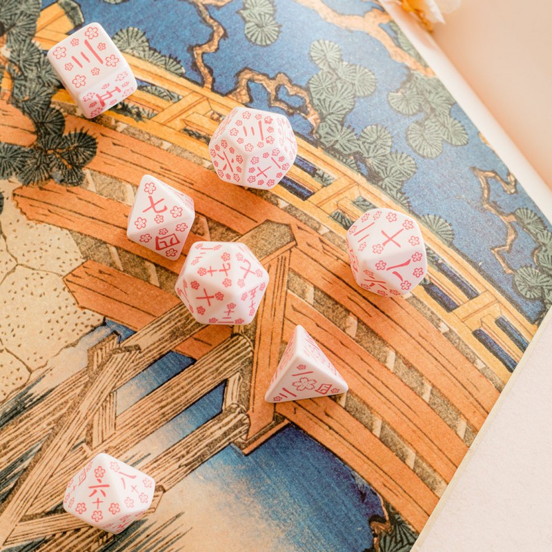 Japanese Dice Set - Cherry Blossom Petals (Q-Workshop) (SKAN3Y)